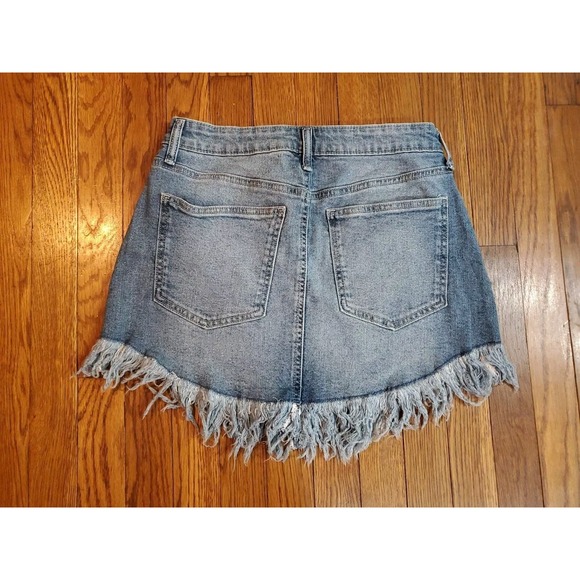 Celebrity Pink Women's Blue Jean Denim Distressed Mini Frayed Hem Skirt Sz 9/29 - Picture 3 of 3